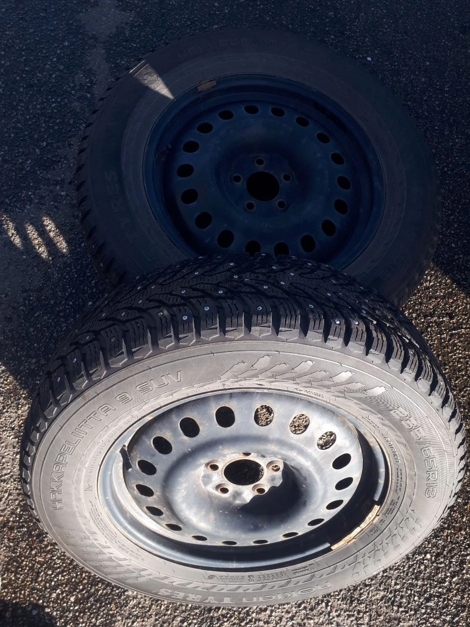 Winter Tires Studded - Nokian Hakkapeliitta 235/65R18