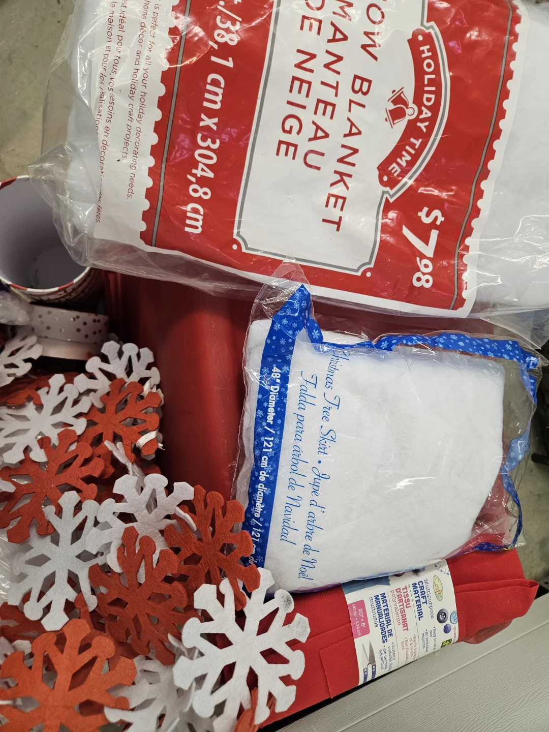 Holiday Time Snow Blanket, snow, garland, door decor - photo 2