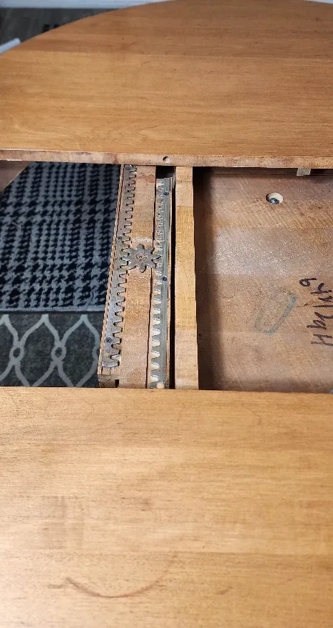 Oval / Round Extendable Wooden Dining Table image indicator(9)