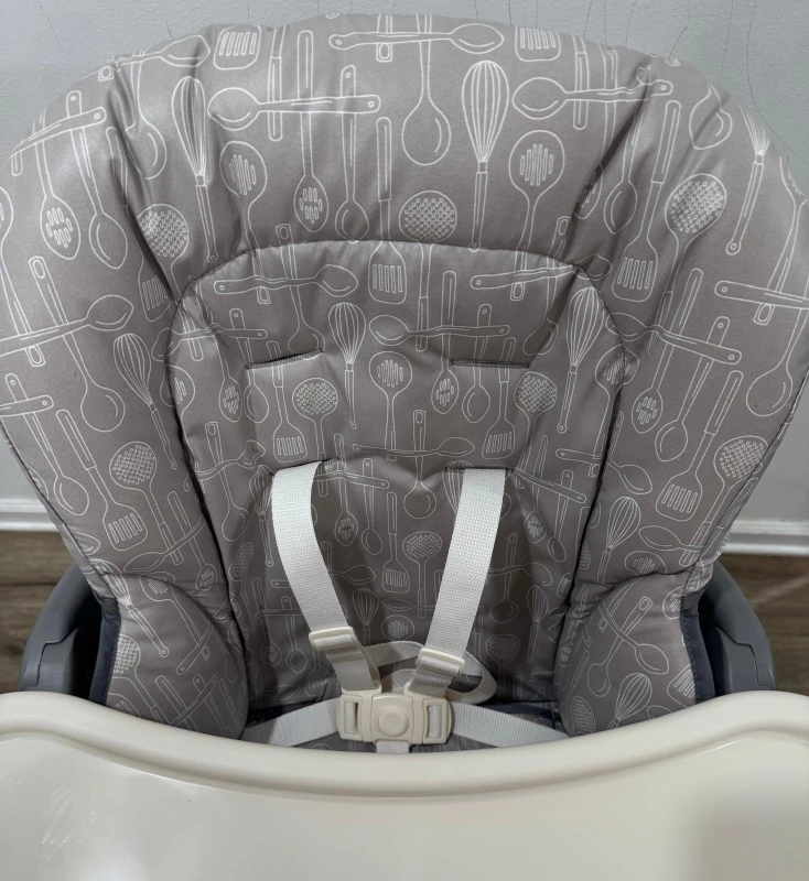 Graco Slim Snacker Foldable High Chair - Gray - photo 4