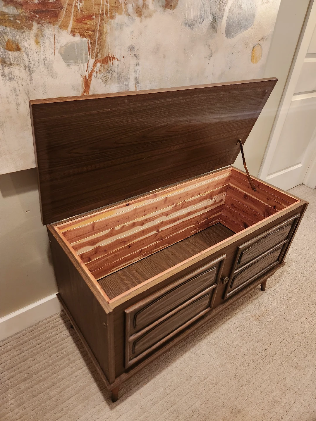 MID CENTURY Cedar Lined COFFEE TABLE Chest - photo 2