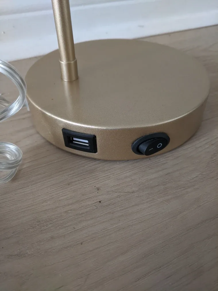 Gold Desk Lamp with USB Port image indicator(5)