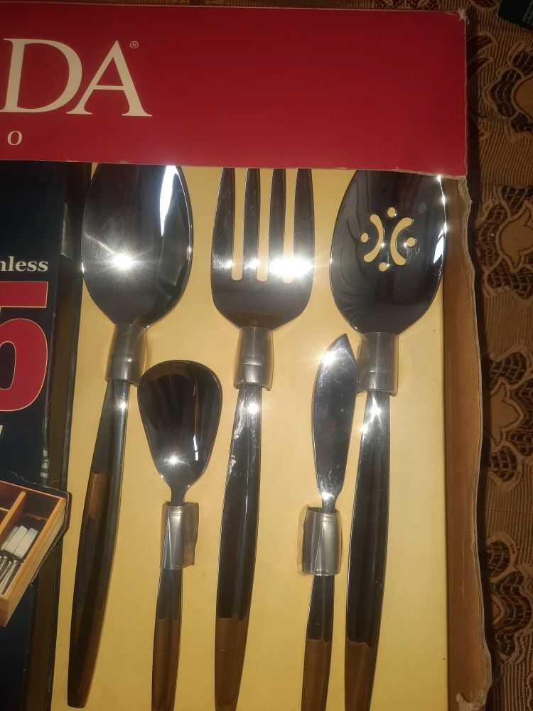 Oneida 65-Piece Stainless Steel Flatware Set - photo 5