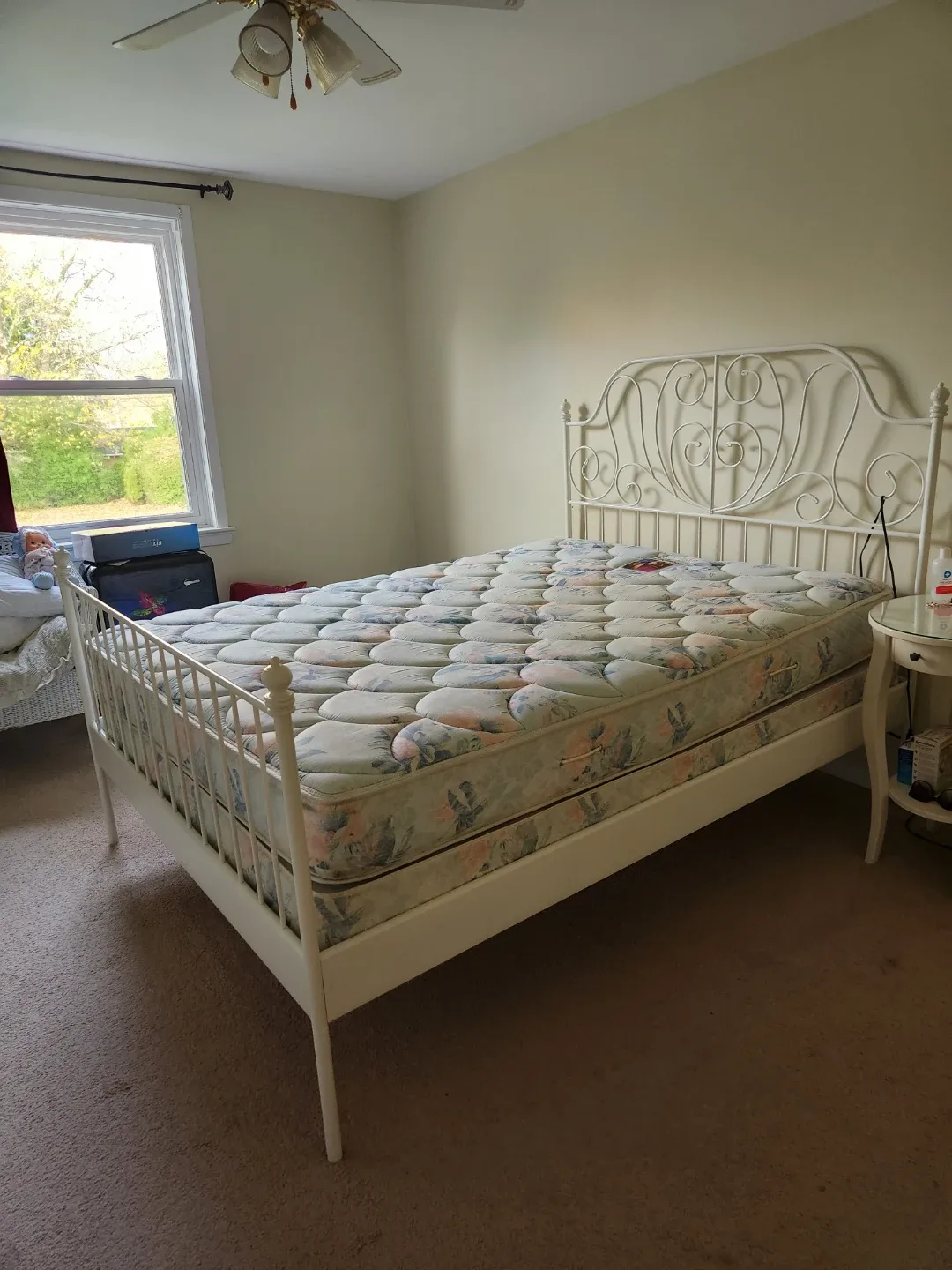 Sealy Posturepedic Premium Mattress & White Bed Frame( PICK UP) image indicator(3)