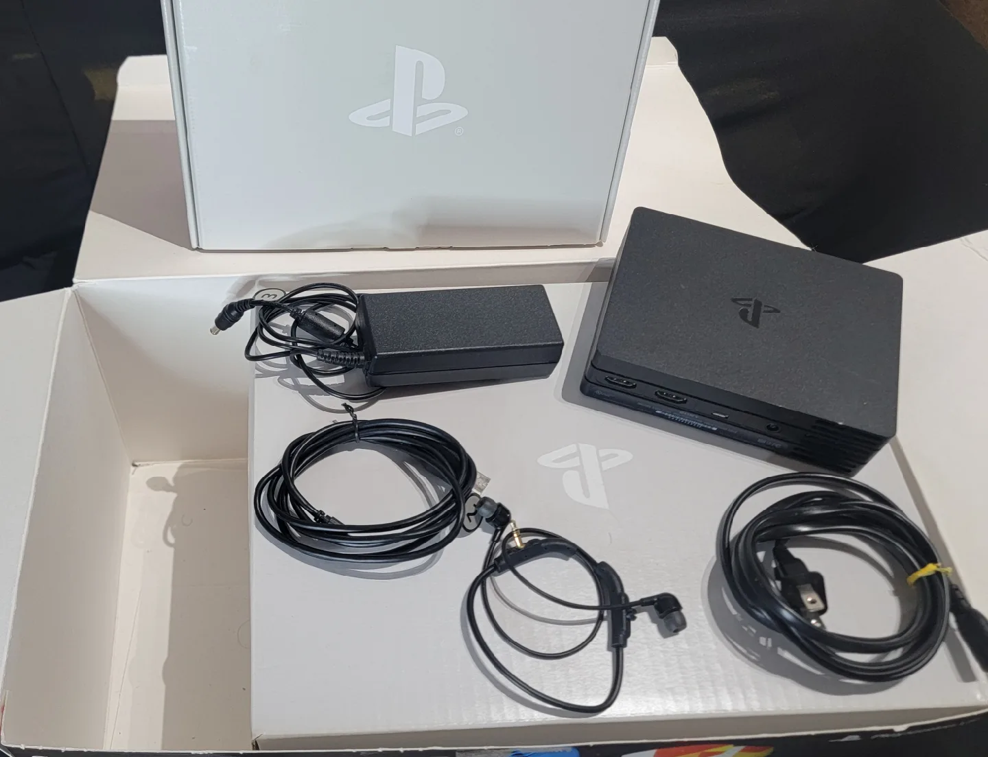 Sony PlayStation VR Bundle - Great Condition! image indicator(3)