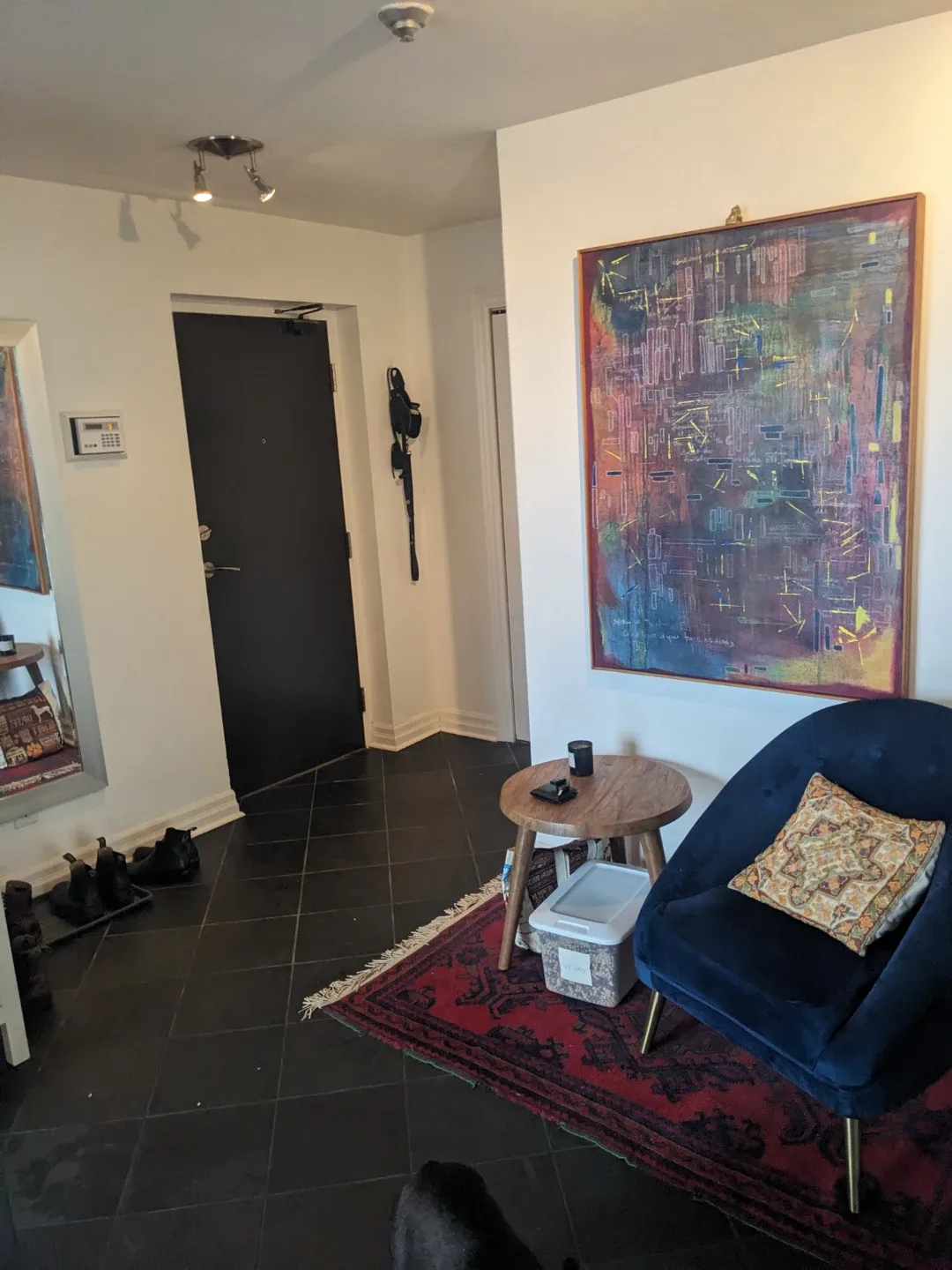 Room in large bright condo for rent image indicator(8)