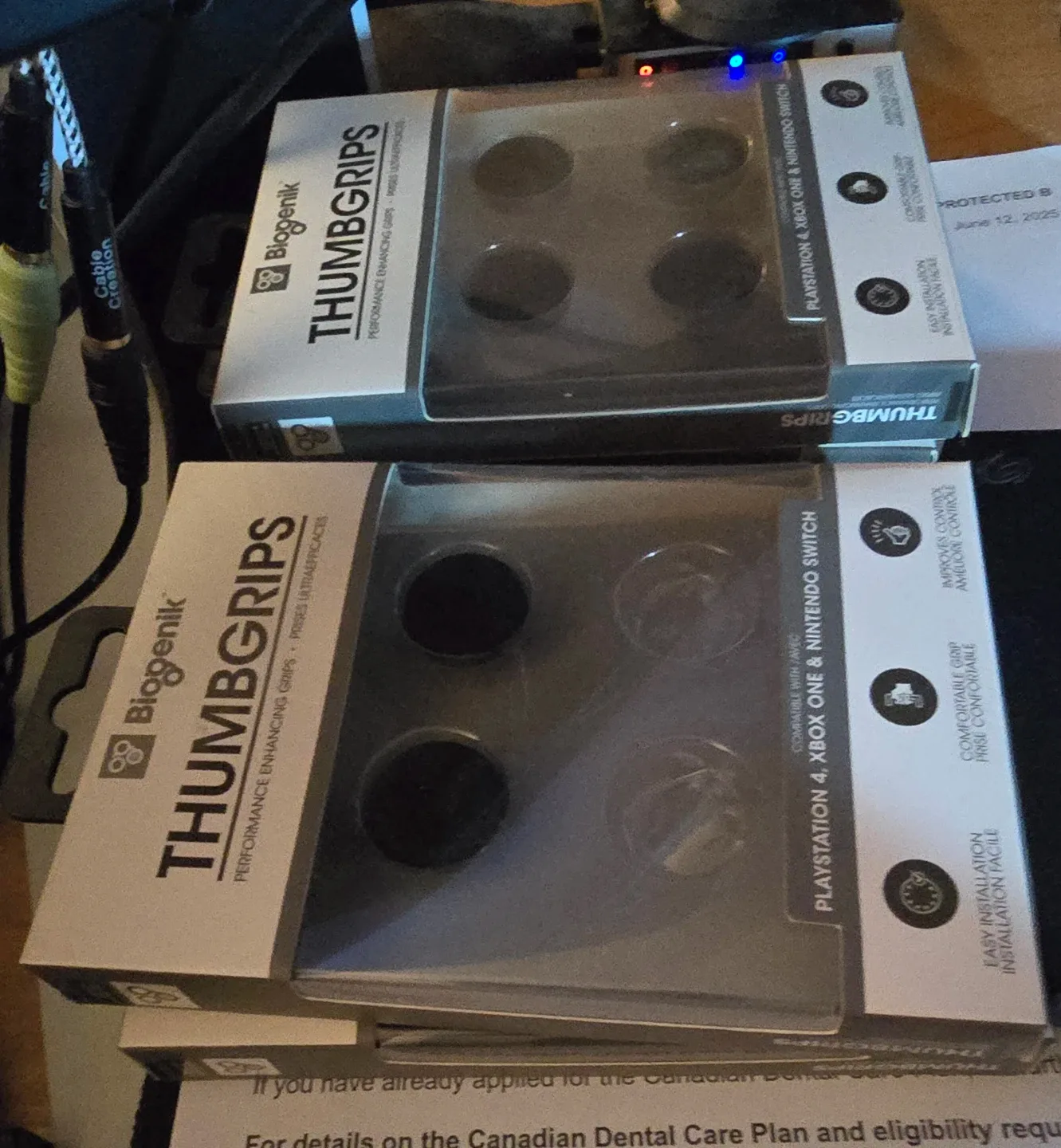 Ps4 controllers and brand new thumb grip image indicator(2)