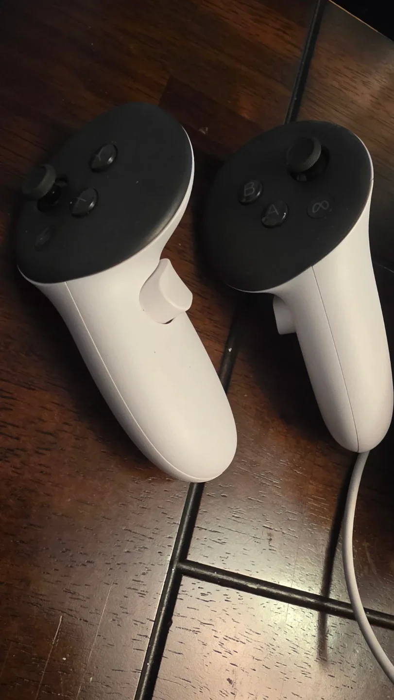 Meta Quest 2 VR Headset image indicator(3)