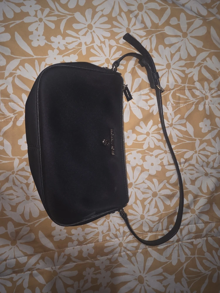 Michael Kors Black Shoulder Bag - photo 2