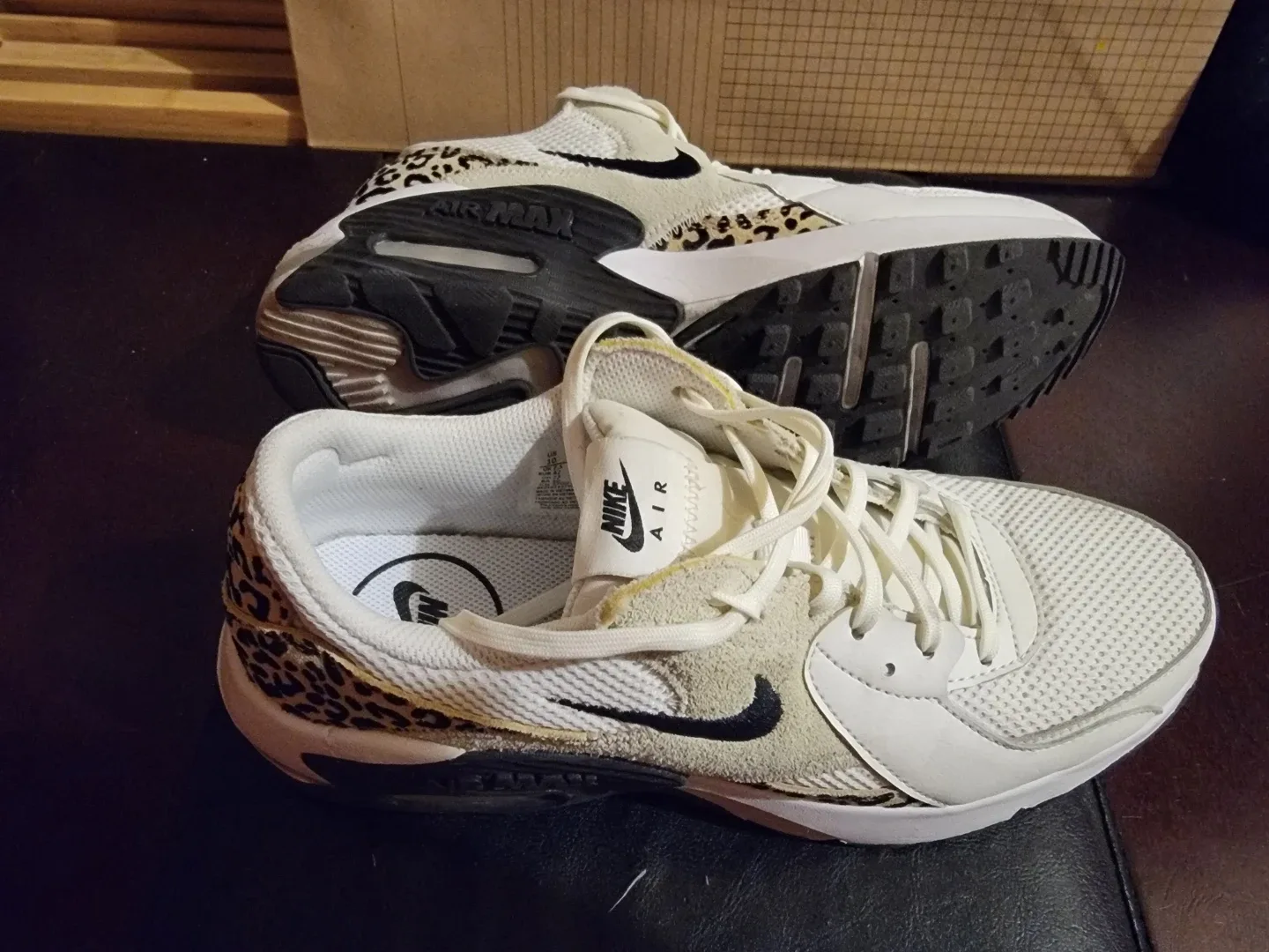 Nike Air Max Excee image indicator(2)