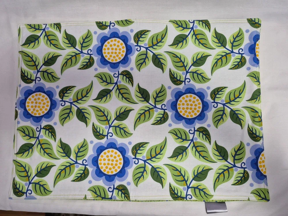 Handmade  Floral Pattern Placemats, set of 4