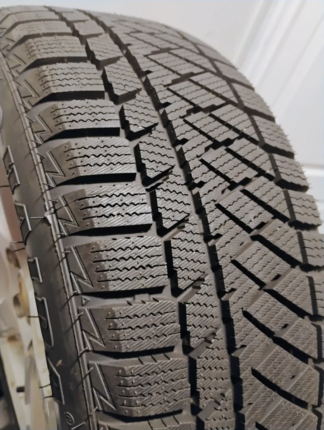 205/55R16 Winter Tires on Rims image indicator(2)