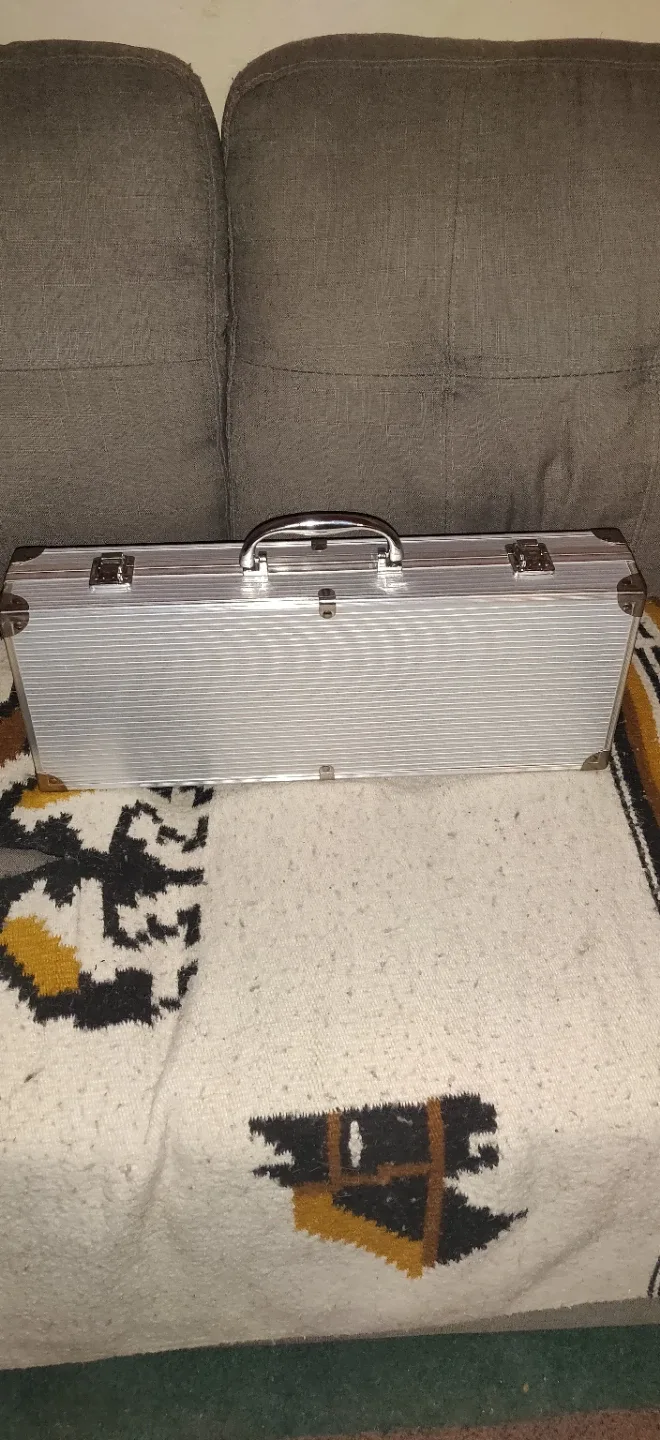 Silver Aluminum Carrying Case image indicator(2)