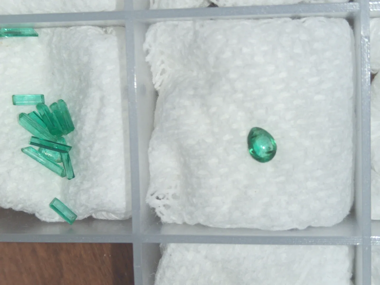 Emerald Gemstones colombianas image indicator(10)