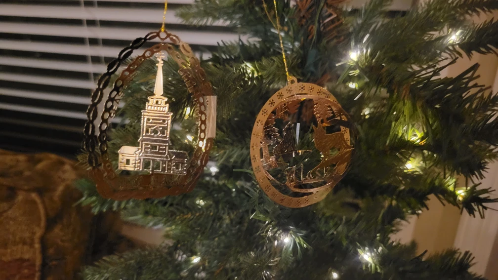 Like New Alaska Theme 24K Gold Finish Christmas Tree Ornaments - photo 2