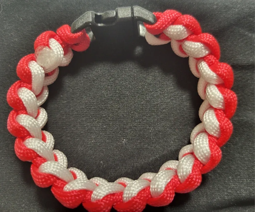 Handmade Red & White Paracord Bracelet image indicator(3)