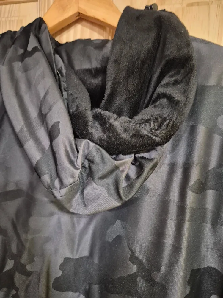 Micheal Kors women's black anorak rain coat XL image indicator(7)