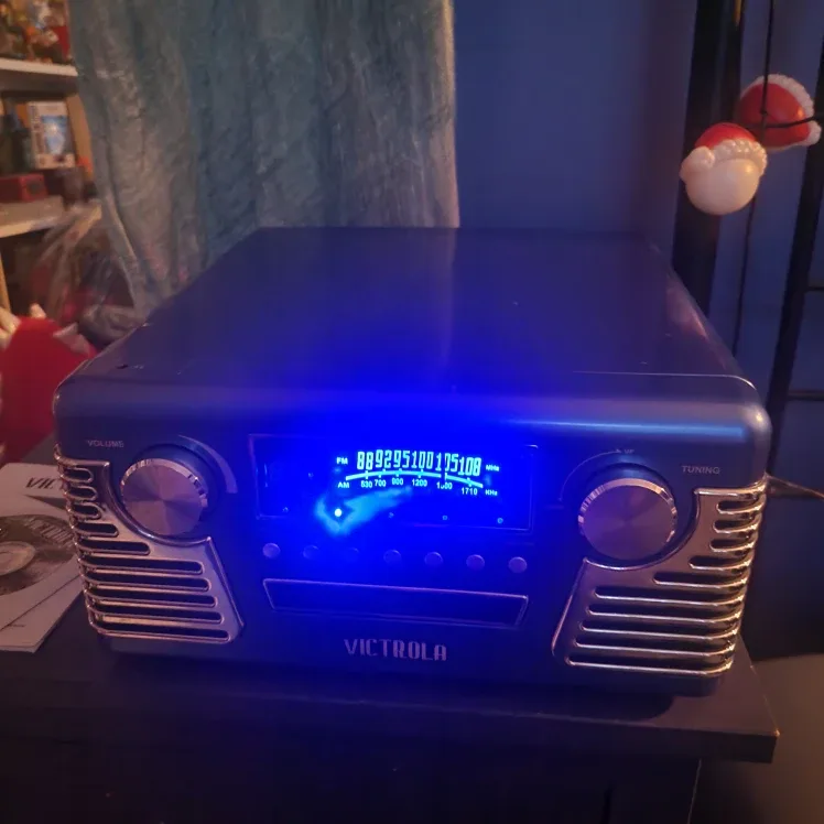 Victrola Retro Bluetooth Radio, CD & Turntable image indicator(4)