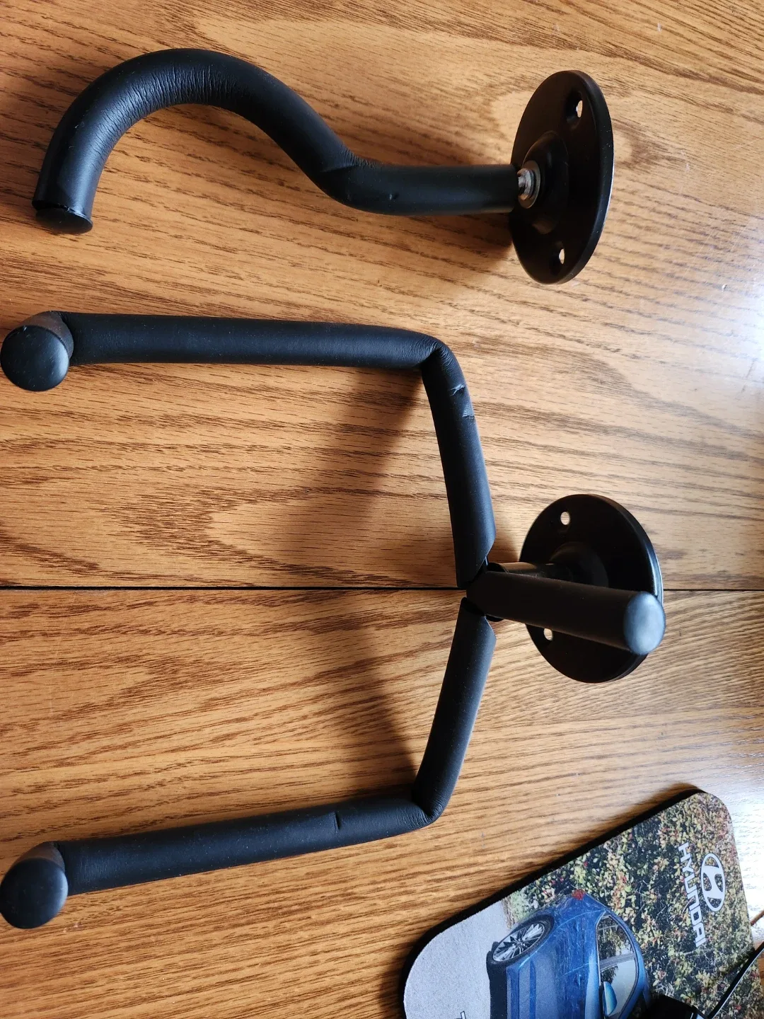 Guitar hanging brackets thumbnail