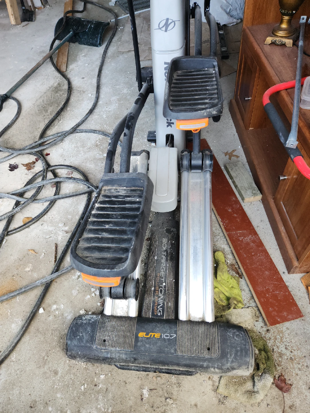 NordicTrack Elite 10.7 Elliptical - photo 4