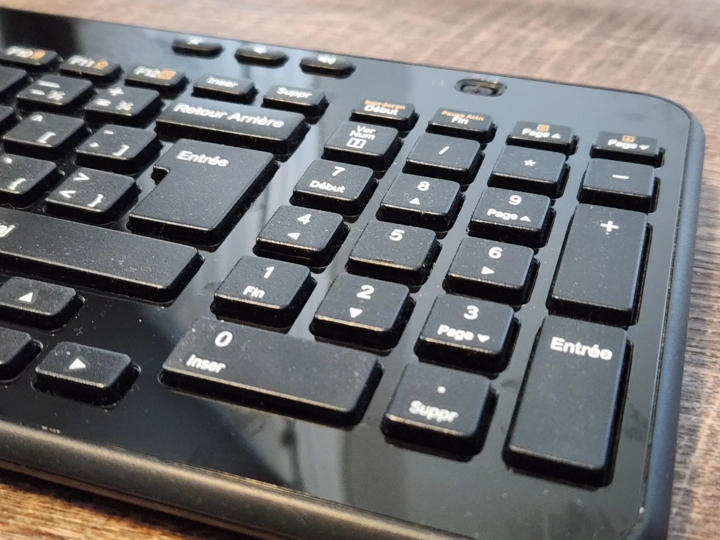 2 Logitech wireless keyboards -  K360 with Unify USB image indicator(3)