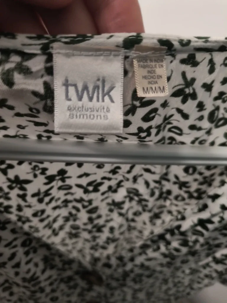 Twik Floral Dress - Size M (Simons) image indicator(2)