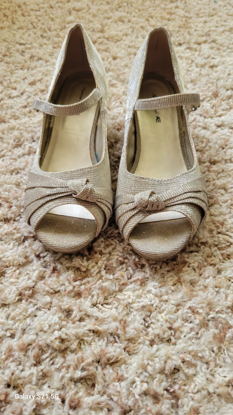 GIRLS American Eagle Girls' Heels - Size 3 - photo 2