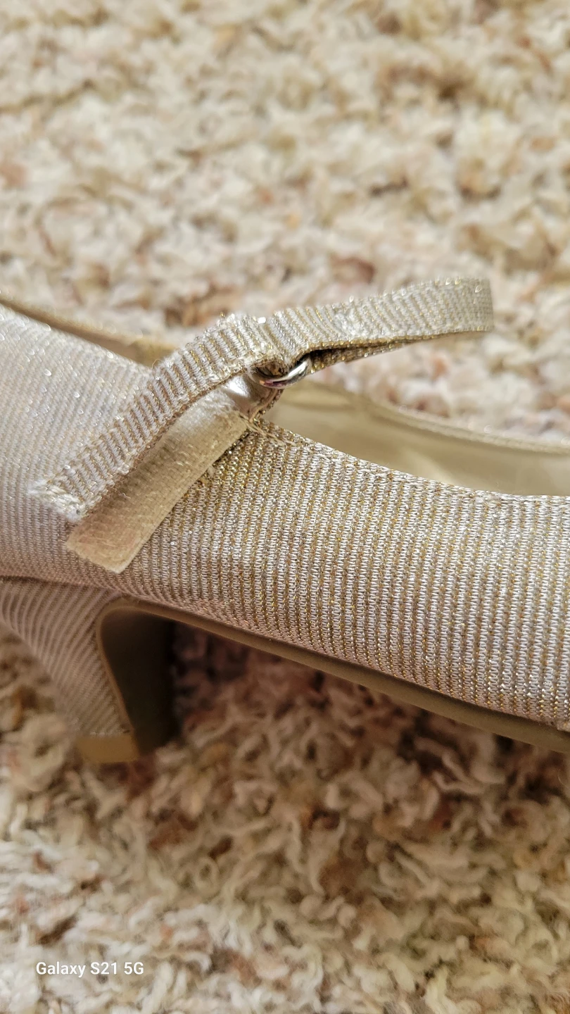 GIRLS American Eagle Girls' Heels - Size 3 - photo 5
