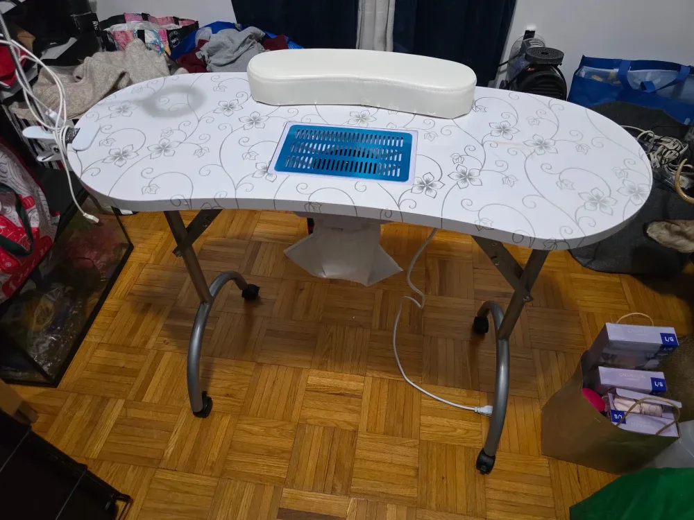 Portable nail desk with alot of extras
