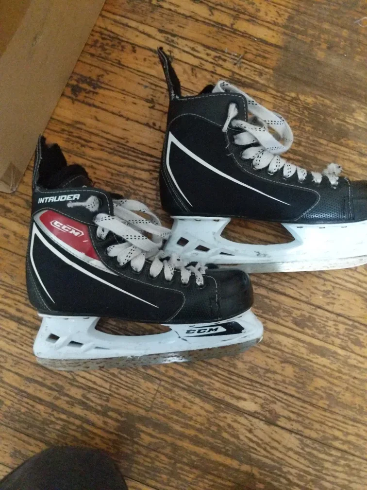 CCM Intruder Hockey Skates - Size 5
