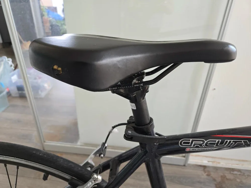 Schwinn Circuit XST Road Bike image indicator(4)