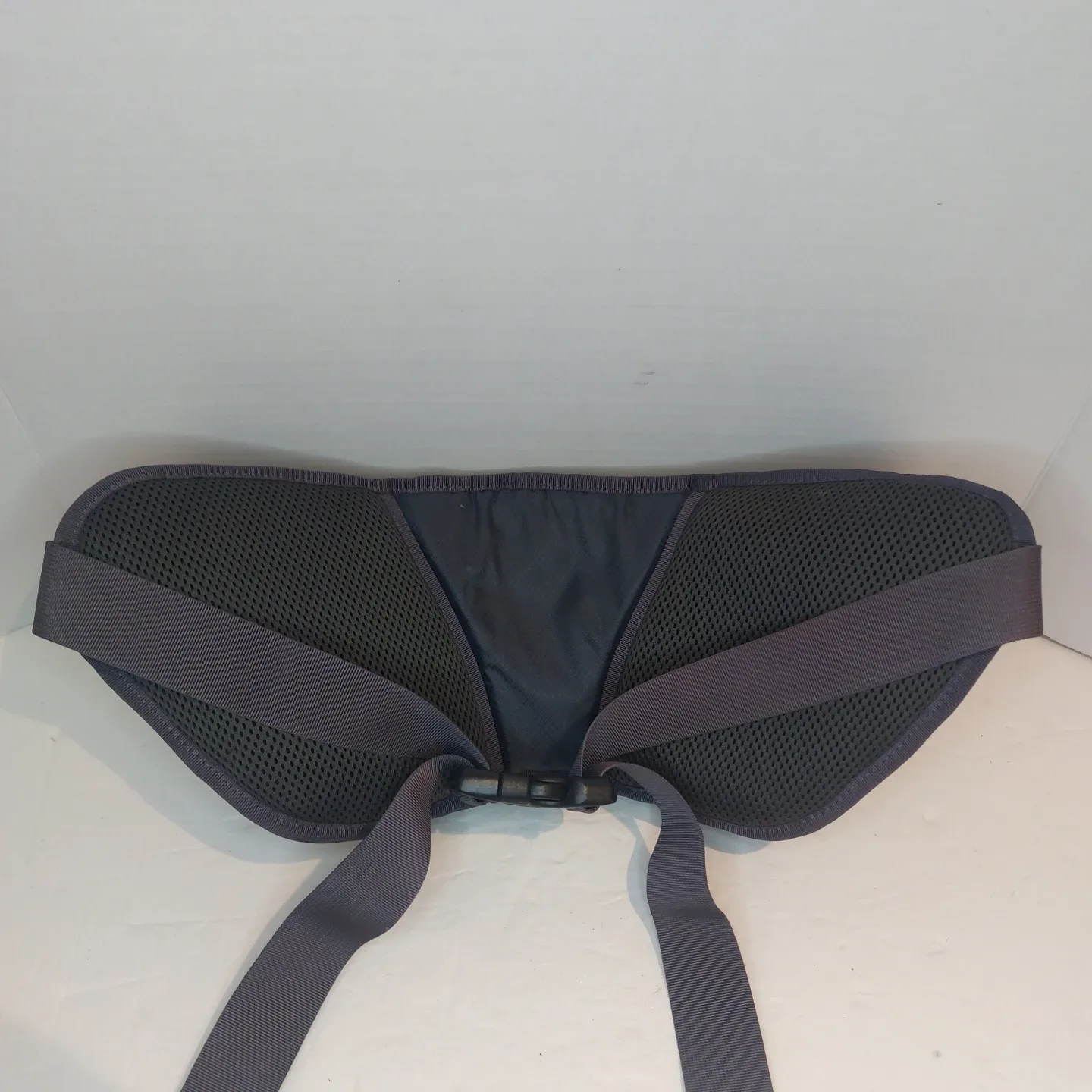 MEC Mountain Equipment Co-op Running Belt image indicator(6)