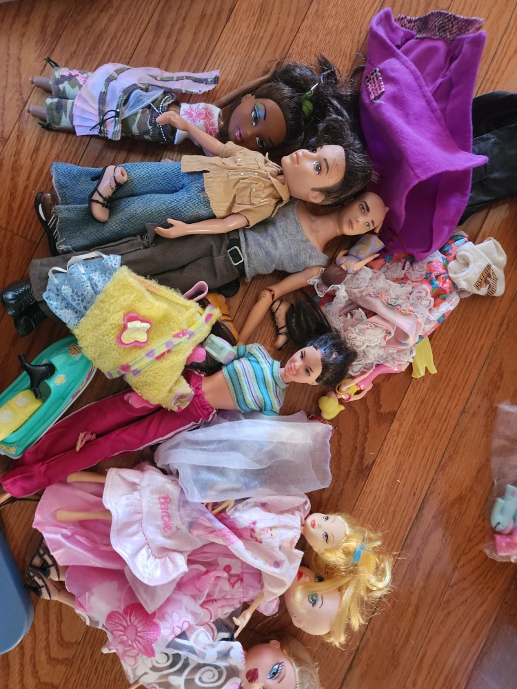 Mixed Lot of Dolls & Accessories - photo 3