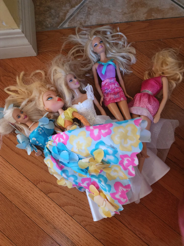 Mixed Lot of Dolls & Accessories - photo 4