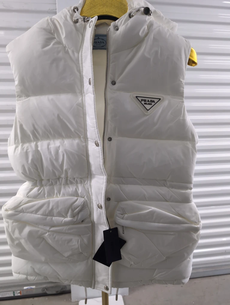 Prada Milano White Padded Vest - photo 2