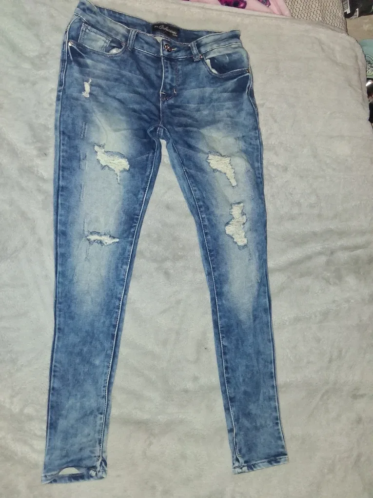 Almost Famous Distressed Jeans image indicator(2)