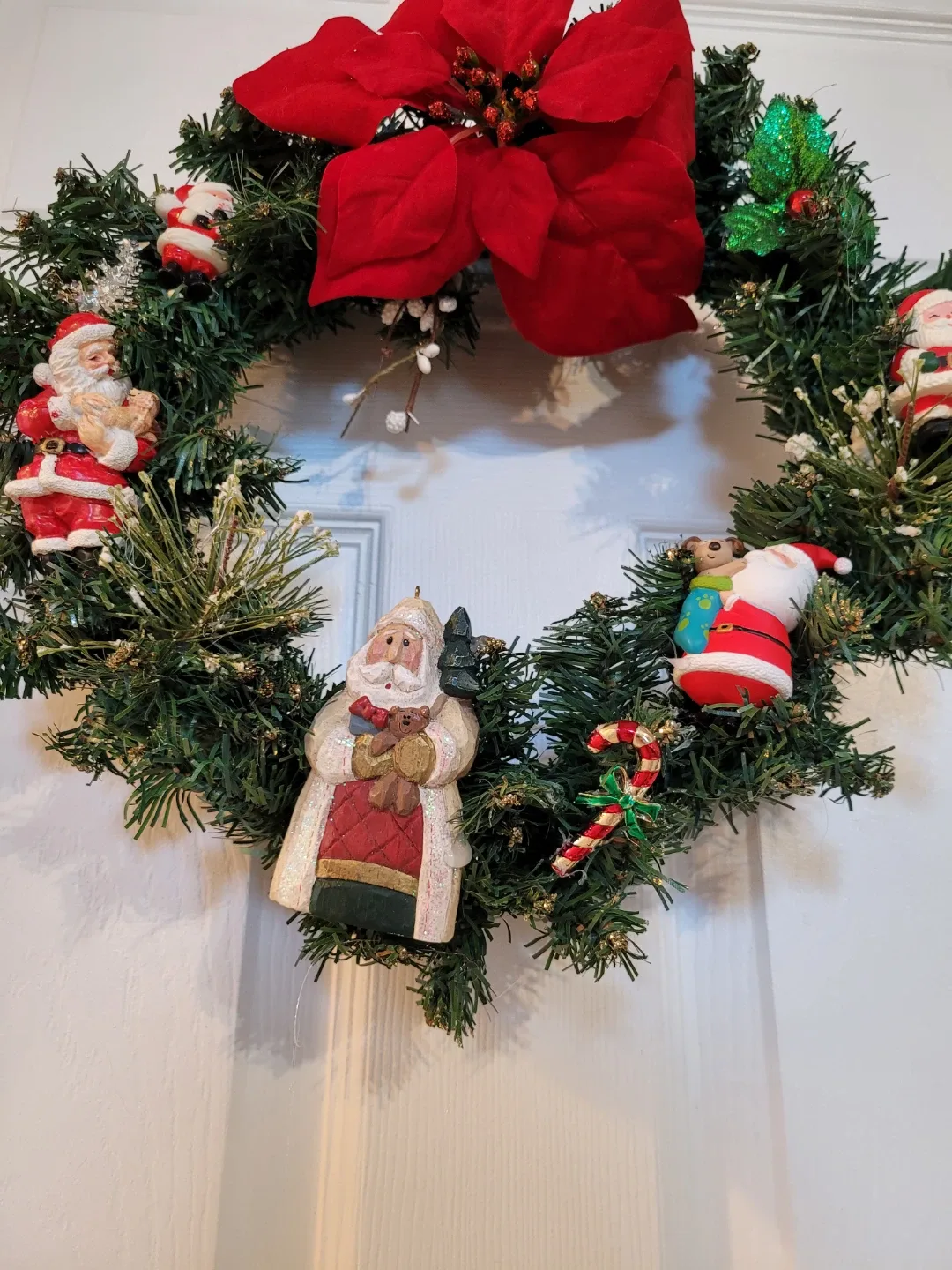 Holiday Crafted Wreath w/ Santa Claus Figurines 14" image indicator(7)