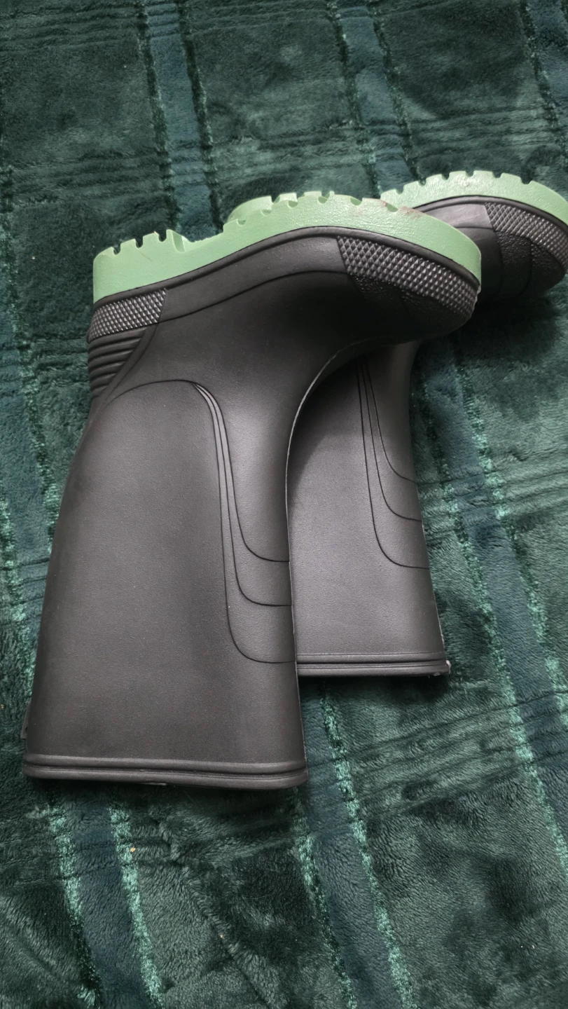 Size 11 Black Rain Boots - photo 2