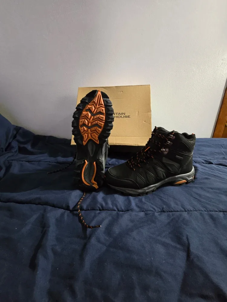 Mountain Warehouse Black Hiking Boots, Box not Included image indicator(2)