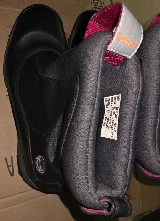 Timberland Leather Boots - Size 9M image indicator(3)