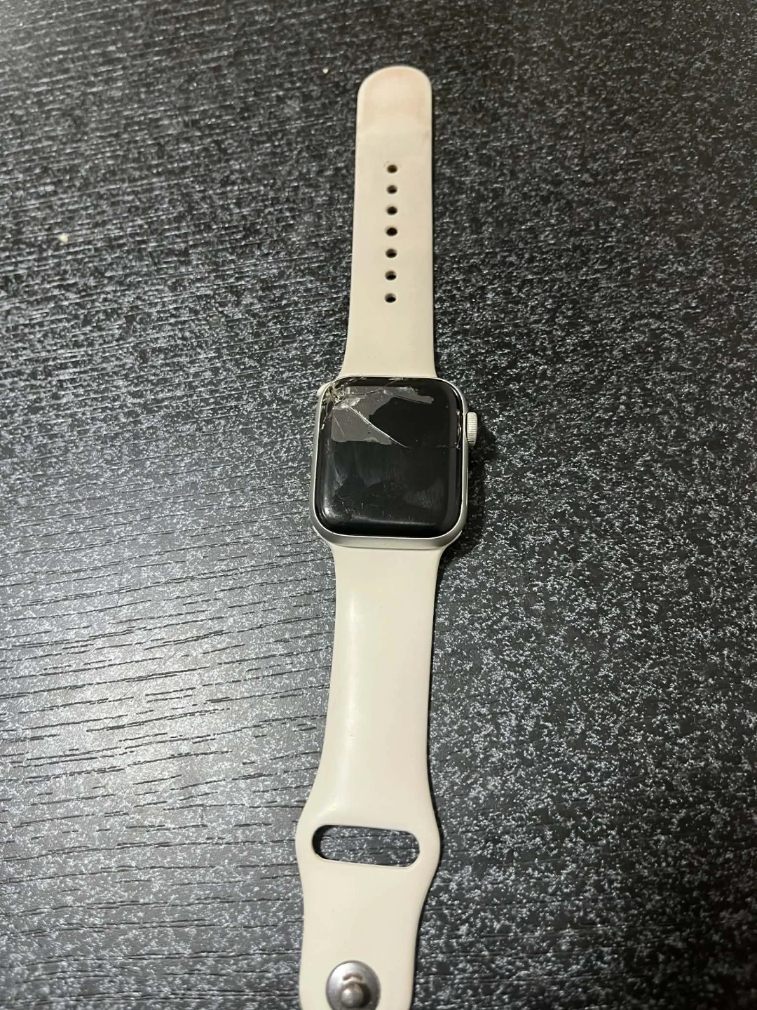 Apple Watch - Damaged Screen - photo 3