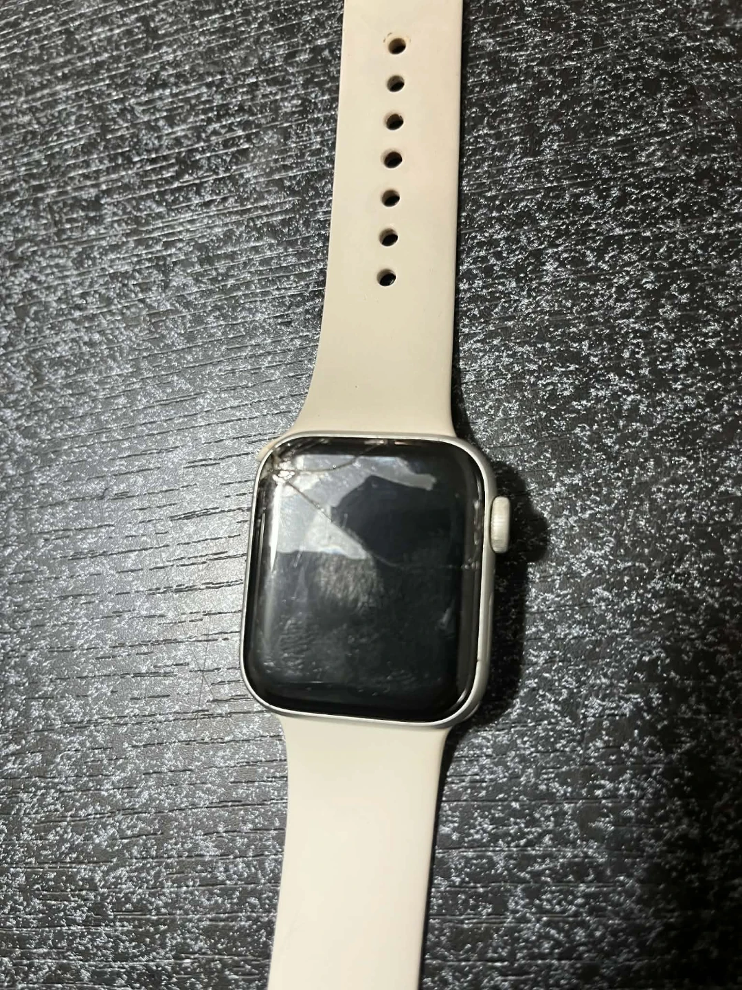 Apple Watch - Damaged Screen - photo 4