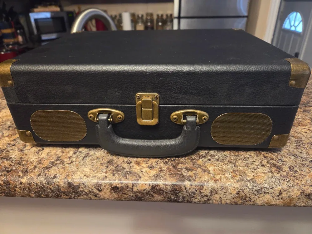 Retrolife R609 Retro Suitcase Turntable with Bluetooth