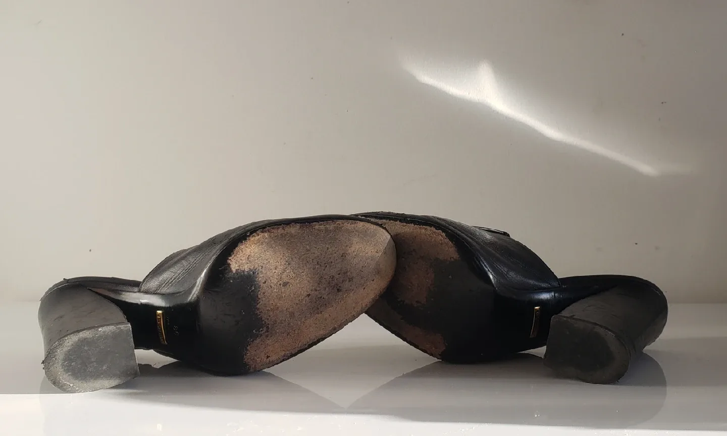 Gucci Black Leather Clog Heels Size 38 image indicator(5)