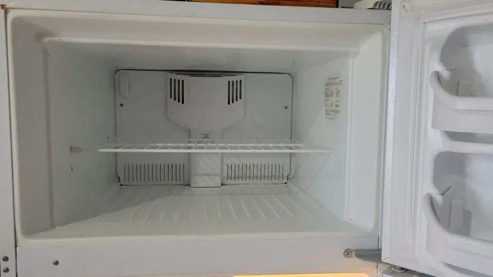 White Refrigerator image indicator(2)