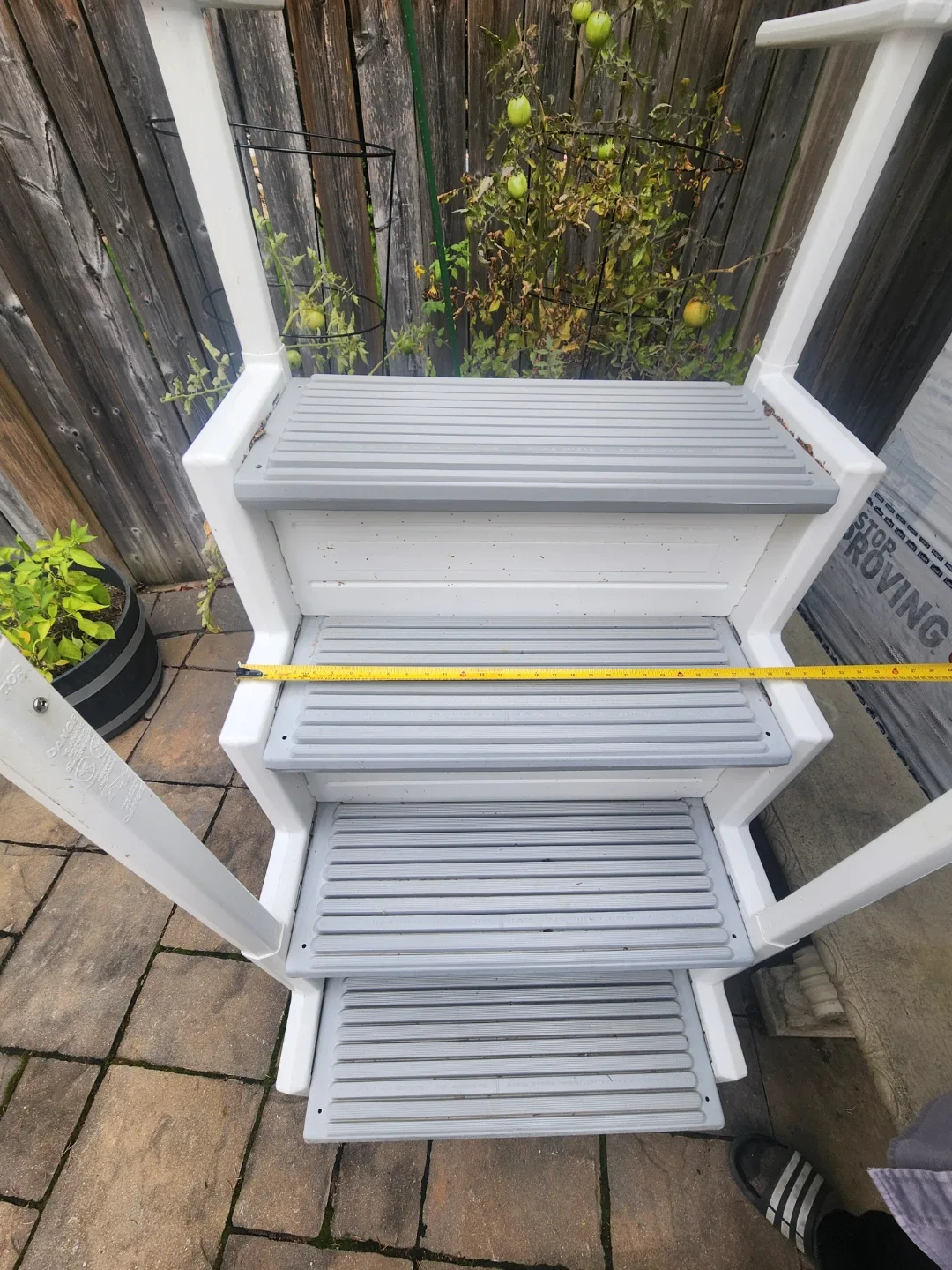 Pool Steps - White & Grey image indicator(4)