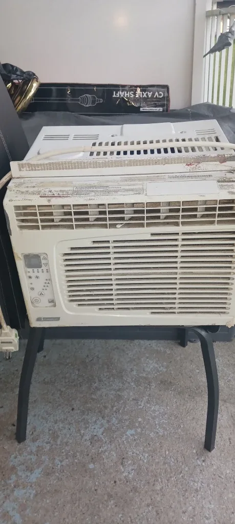 GE Window Air Conditioner $35 thumbnail