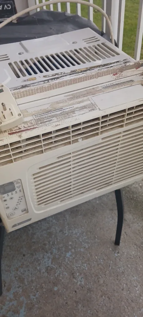 GE Window Air Conditioner $35 image indicator(2)