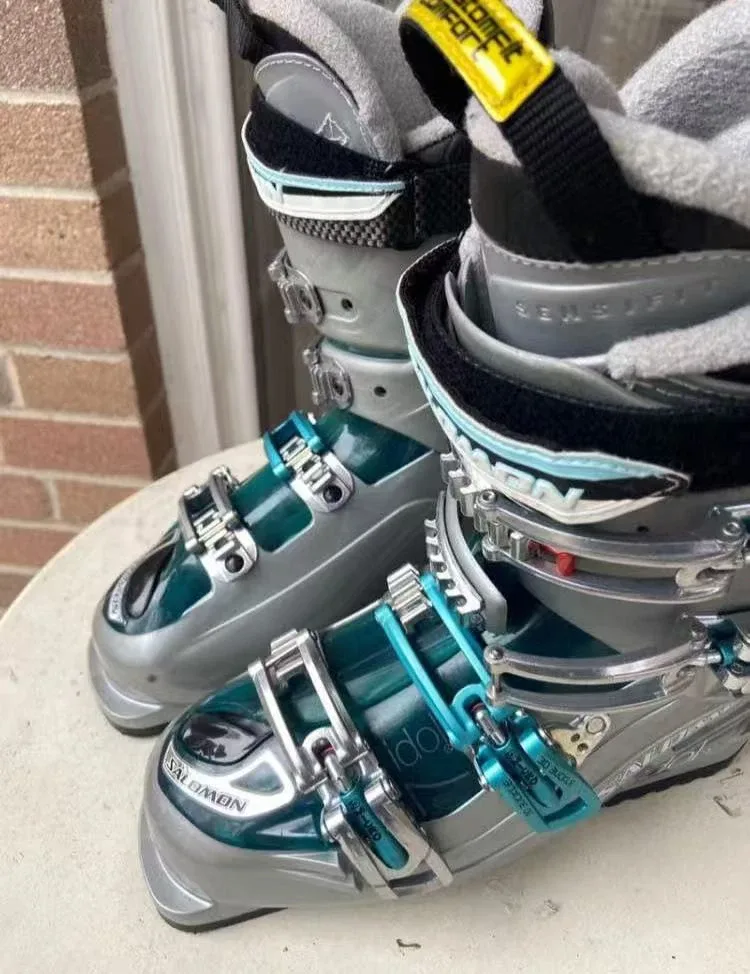 Elan Starr Skis 150cm & Salomon Idol Ski Boots image indicator(5)