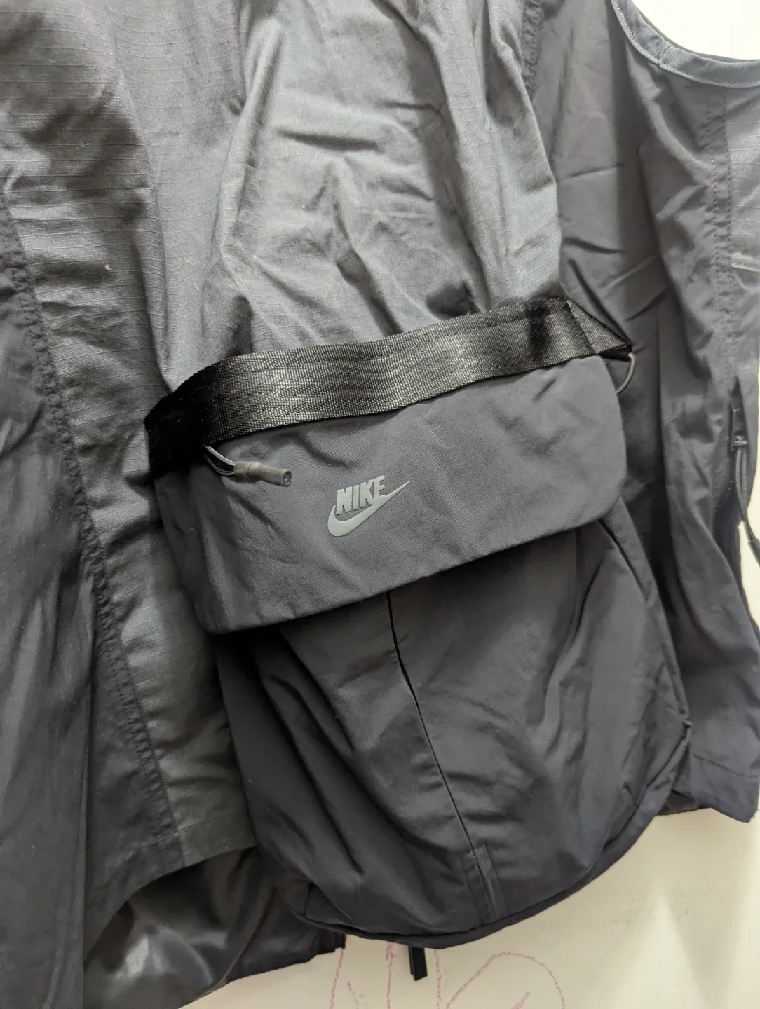 Nike Tech Pack Vest - Men's Size L image indicator(5)